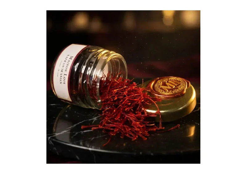 Stigmates de Safran Negin d'Iran Maison Loïs, filaments rouges entiers soigneusement sélectionnés pour leur puissance aromatique et leur qualité gastronomique.