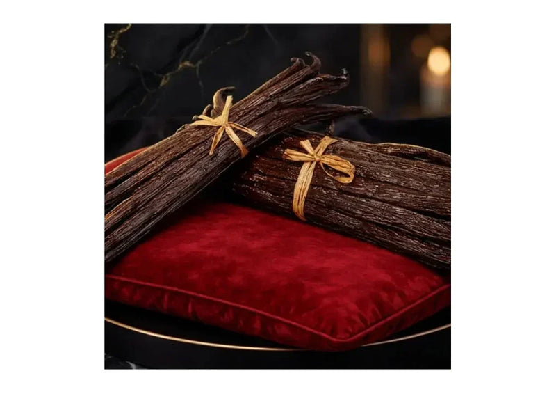 Gousses de Vanille Bourbon Gourmet de Madagascar longues, charnues et intensément aromatiques, sélectionnées par Maison Loïs pour la pâtisserie et la gastronomie.