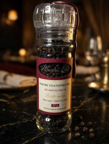 Moulin de poivre sauvage Voatsiperifery de Madagascar de 45g, une épice premium sélectionnée pour la haute gastronomie par Maison Loïs en Suisse.