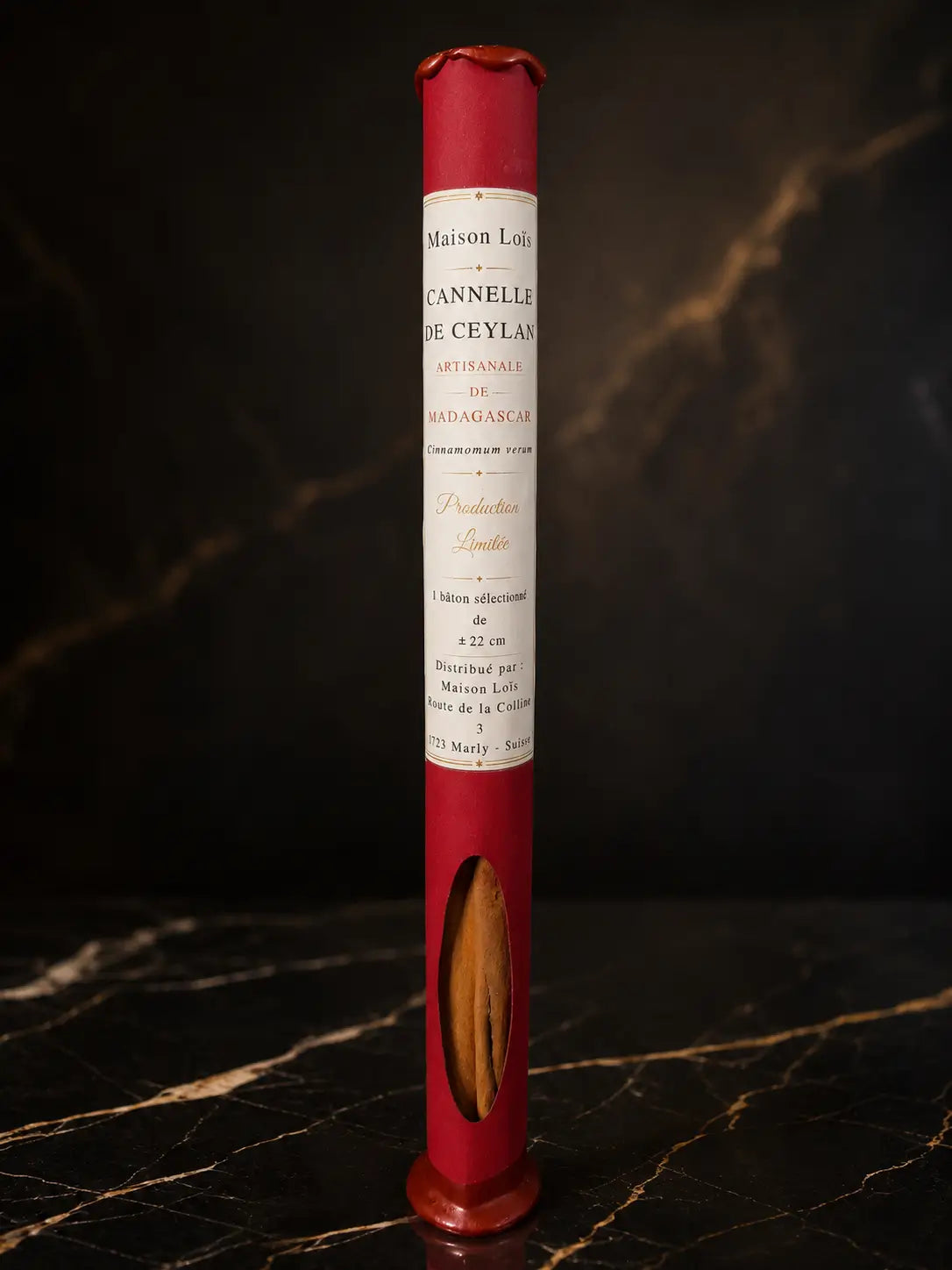 Tube artisanal de Cannelle de Ceylan du Pack Sélection Signature Maison Loïs, bâtons de cannelle en packaging rouge premium.