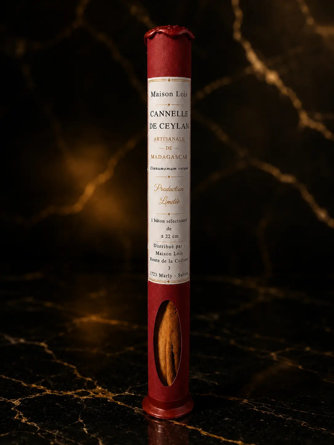 Tube de Cannelle de Ceylan artisanal de Madagascar du Pack Découverte – Sélection Essentielle Maison Loïs, bâton premium présenté sur marbre noir.