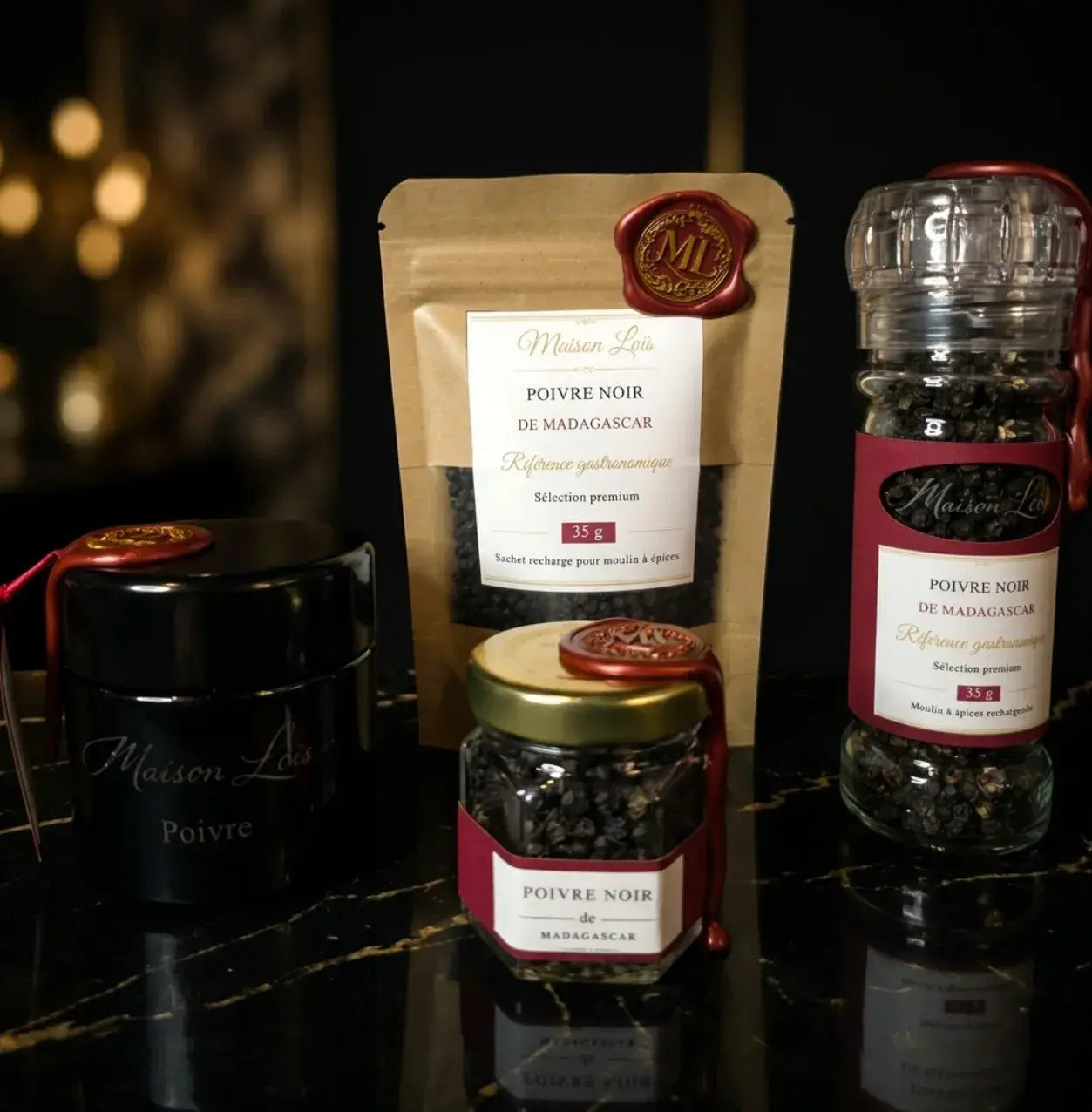 Poivre noir de Madagascar en gamme complète Maison Loïs Suisse, avec poivrière, pot, format découverte et recharge.