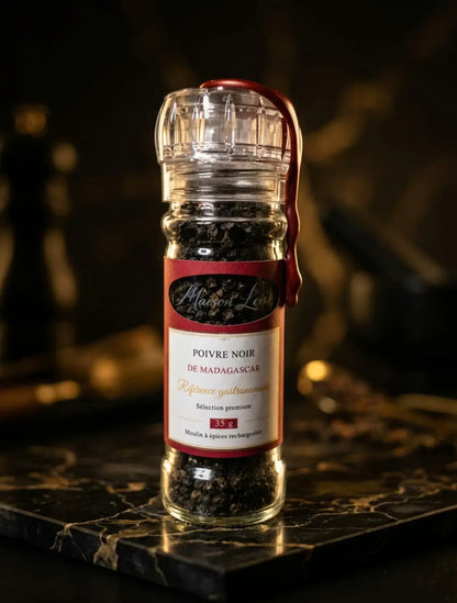 Poivre noir de Madagascar en poivrière rechargeable Maison Loïs Suisse, sélectionné auprès de petits producteurs.